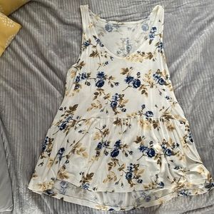 Medium AE floral top